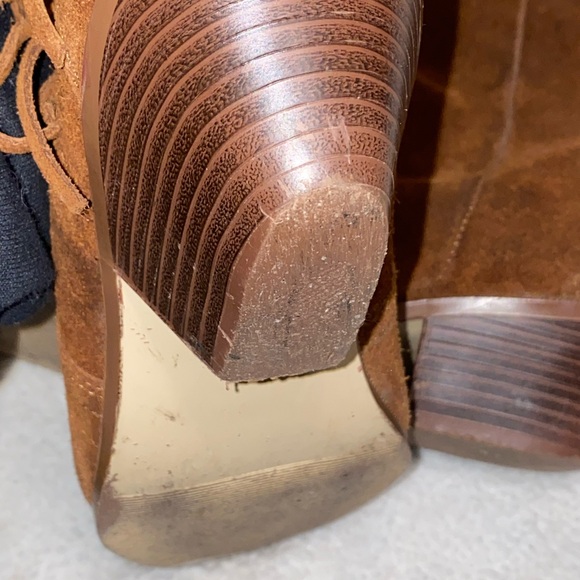 Minnetonka Brown Fringed Ankle Boots - Picture 9 of 15